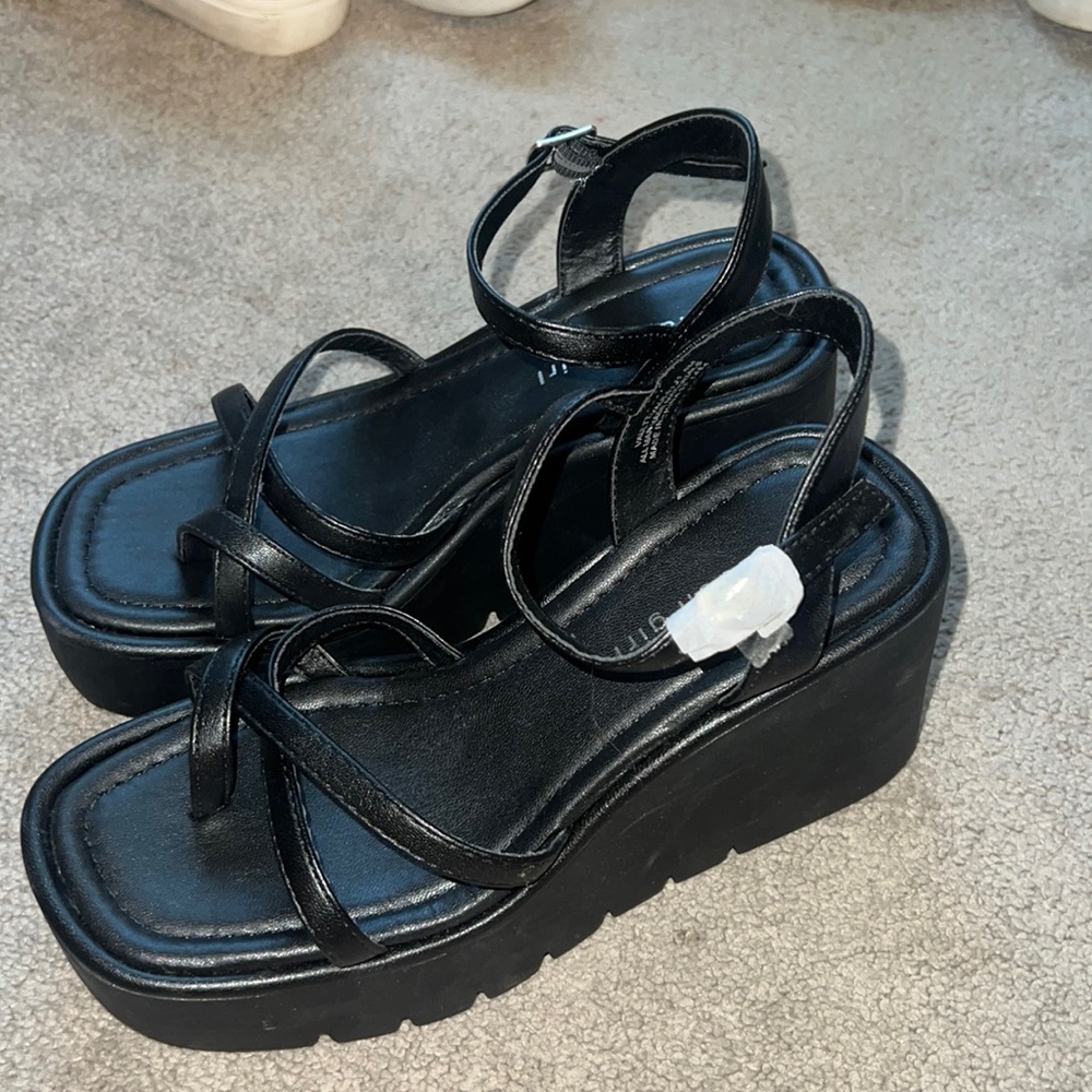 Madden Girl platform sandal - NEVER WORN